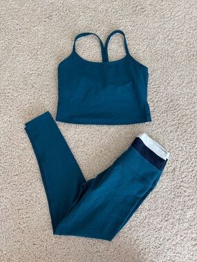 Beyond Yoga Spacedye Cropped Tank and Leggings in Majestic Blue Tri-Color,size S